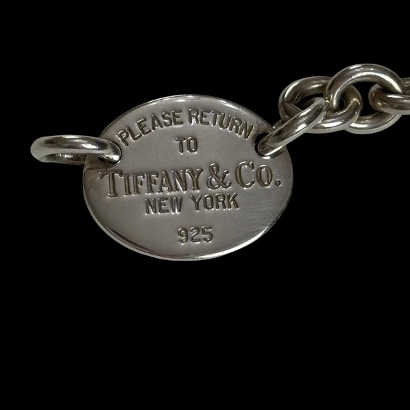 Tiffany & Co. | Return to Tiffany Oval Tag Necklace | Sterling Silver | 15” - Picture 6 of 11